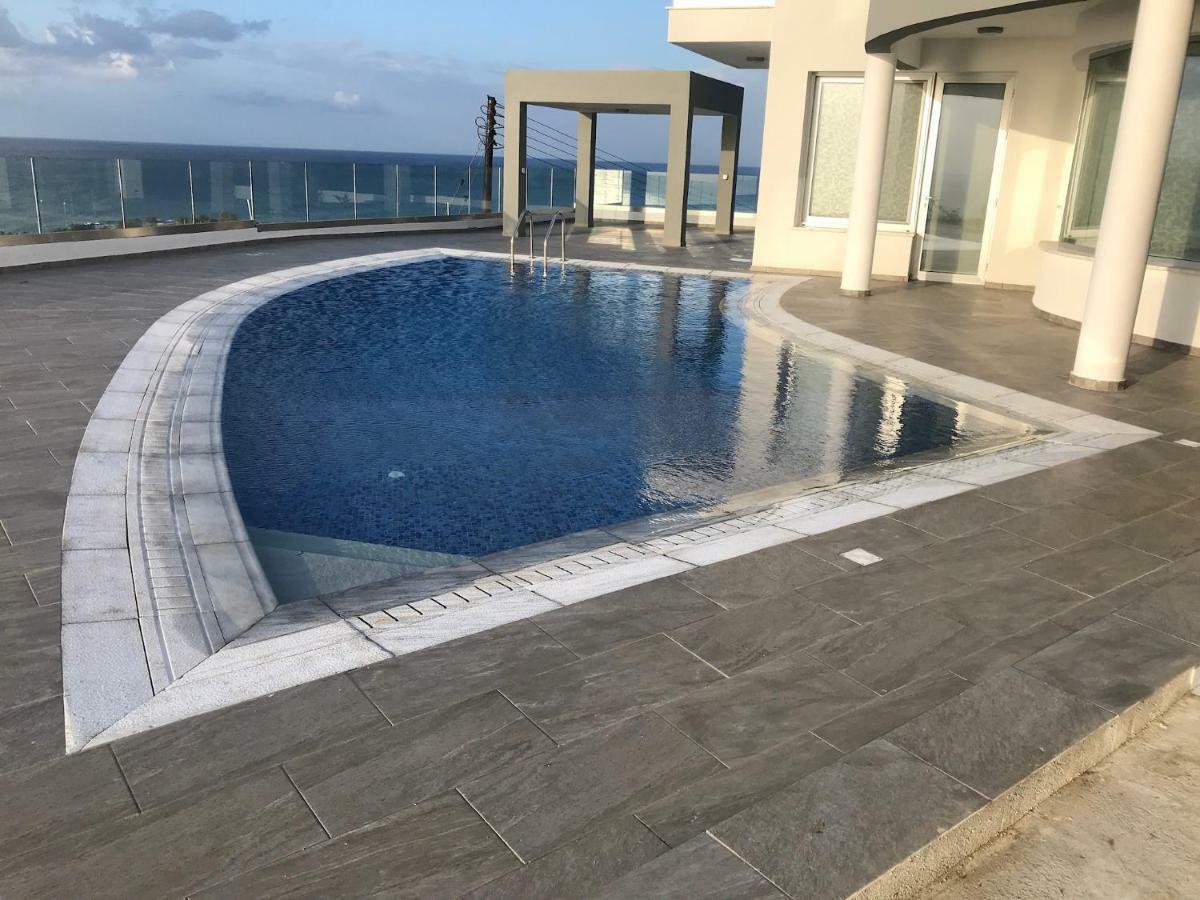 פומוס Elite Sea View Villa מראה חיצוני תמונה