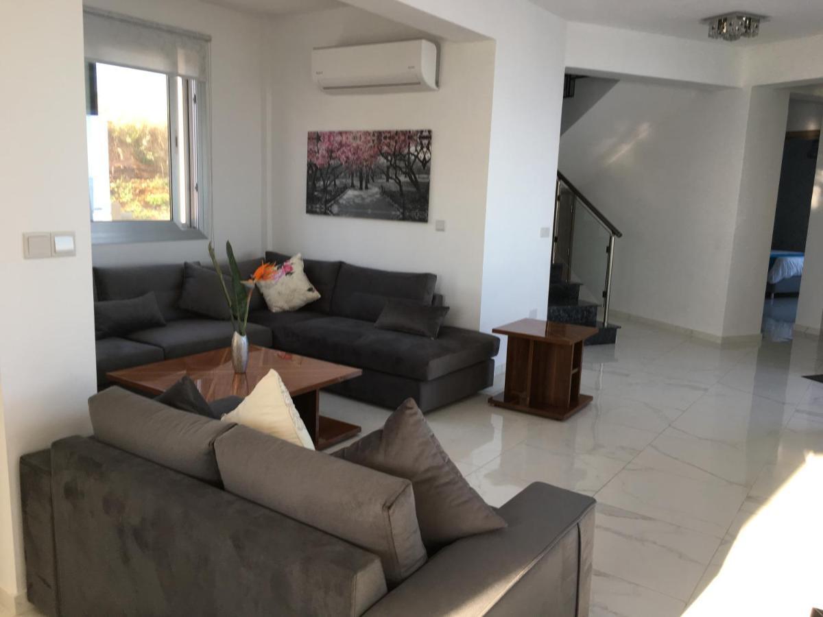 פומוס Elite Sea View Villa מראה חיצוני תמונה