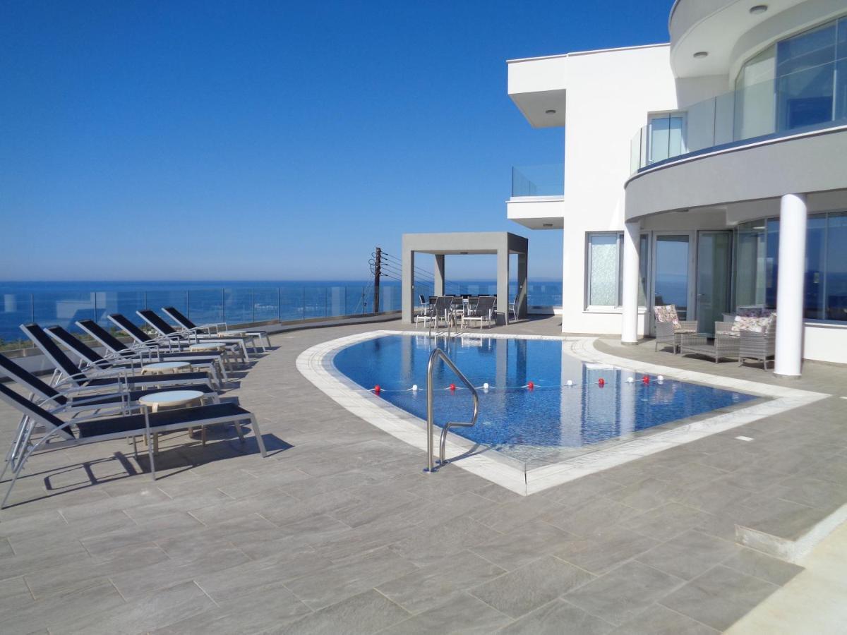 פומוס Elite Sea View Villa מראה חיצוני תמונה