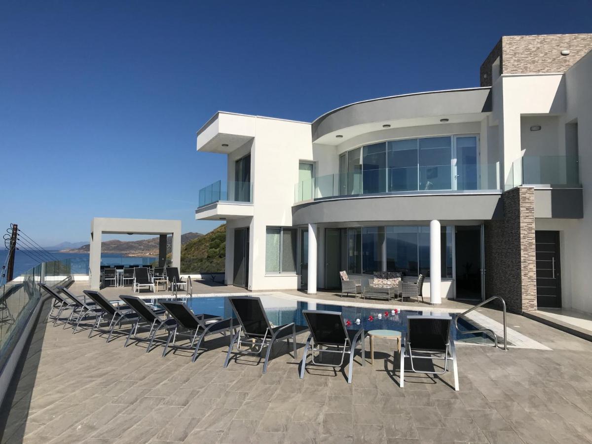 פומוס Elite Sea View Villa מראה חיצוני תמונה